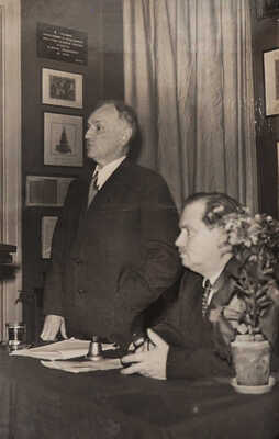 [Собрание В.Г. Лидина]. [Семёнов С.Т., автограф]. Семёнов С.Т. В миру. Рассказы. Пб., 1917.